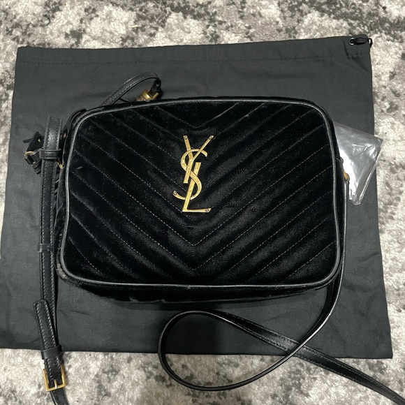 Saint Laurent Velvet Lou camera bag - Picture 4 of 9